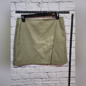 Grace & Emma Olive Faux Leather Overlapping Minimalist Modern Skirt Size 2XL